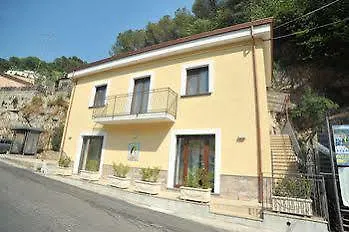 House Santa Rita 2*