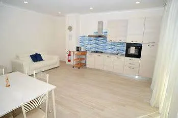 House Santa Rita Otel 2*