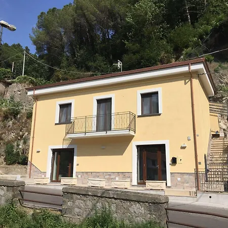 Otel House Santa Rita 2*
