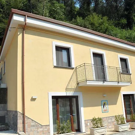 House Santa Rita Otel 2*