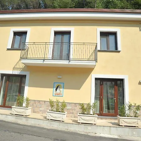 Otel House Santa Rita 2*